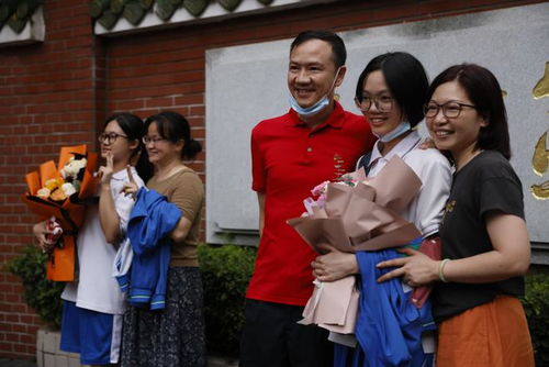 广东52岁教师为何三战高考 原因让人暖心