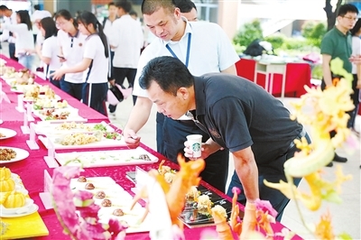 2019年珠海市职业教育活动周启动 各色美食展示令人大饱口福