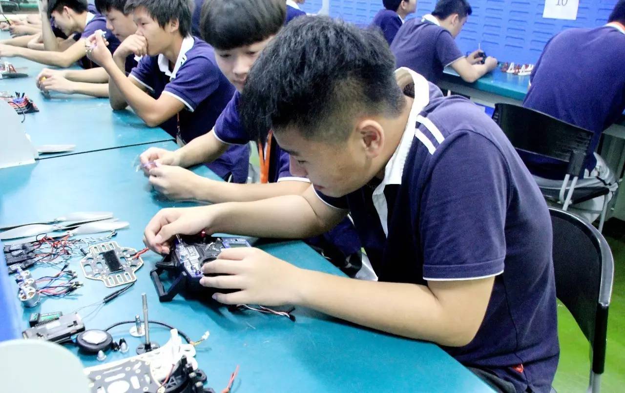 行业状况|无人机行业前景如何?珠海一职实验学校航空服务专业给你新选择!