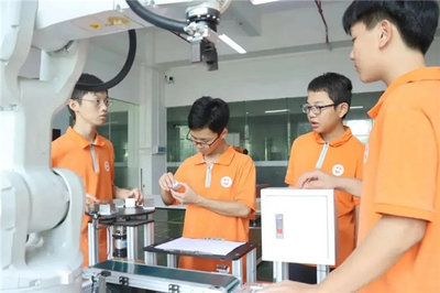 确认过眼神,这不是别人家的实训室!珠海市创沃中等职业学校教学设施真给力!