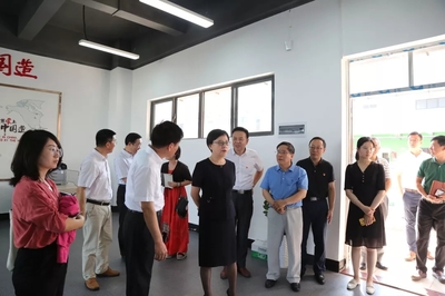 鲁昕会长到珠海城市职业技术学院调研并作报告