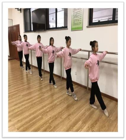 暖心暖胃 共创美好——珠海市教育局考察团赴金水区文化绿城小学考察午餐供餐工作